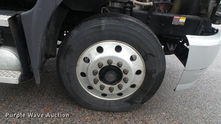 image for item DC5730 2007 Mack CXP613 semi truck