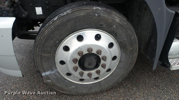 image for item DC5730 2007 Mack CXP613 semi truck