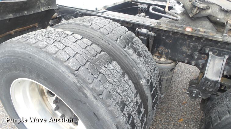 image for item DC5730 2007 Mack CXP613 semi truck