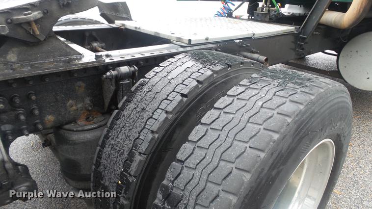 image for item DC5730 2007 Mack CXP613 semi truck