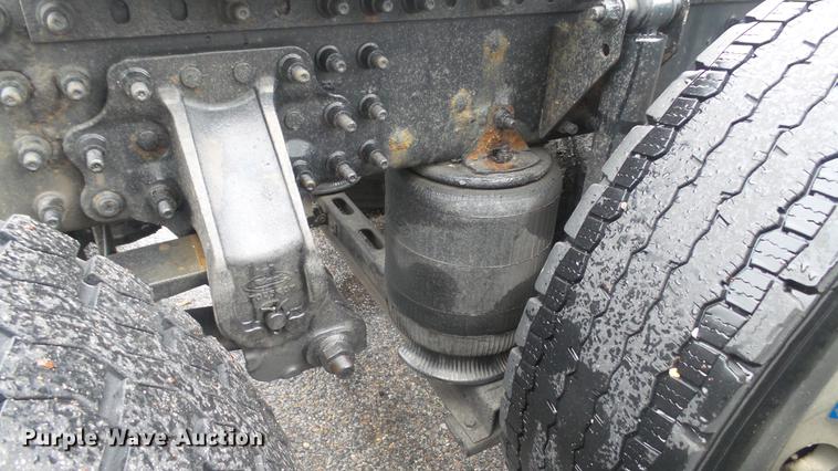 image for item DC5730 2007 Mack CXP613 semi truck