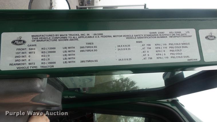 image for item DC5730 2007 Mack CXP613 semi truck