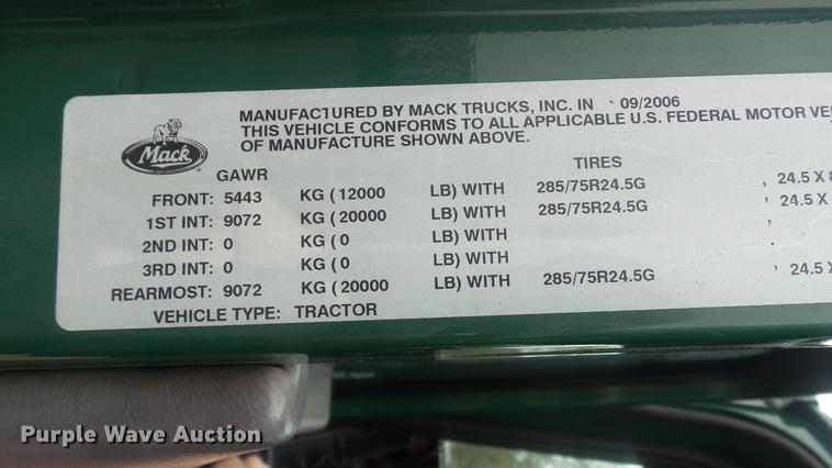 image for item DC5730 2007 Mack CXP613 semi truck
