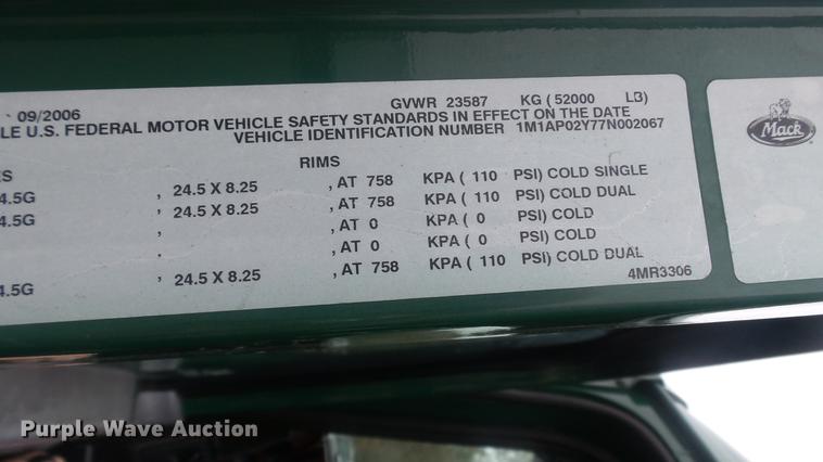 image for item DC5730 2007 Mack CXP613 semi truck