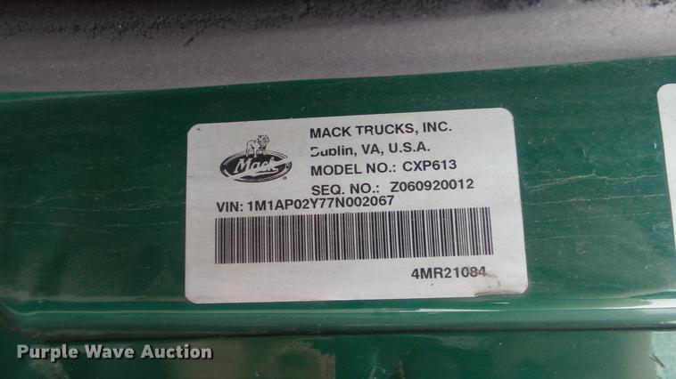 image for item DC5730 2007 Mack CXP613 semi truck