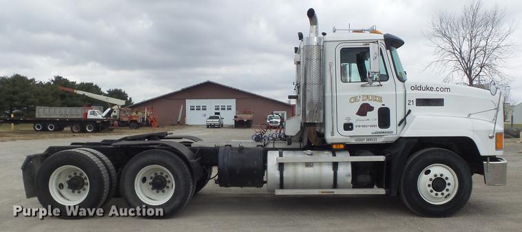 image for item DC7491 1998 Mack CH613 semi truck