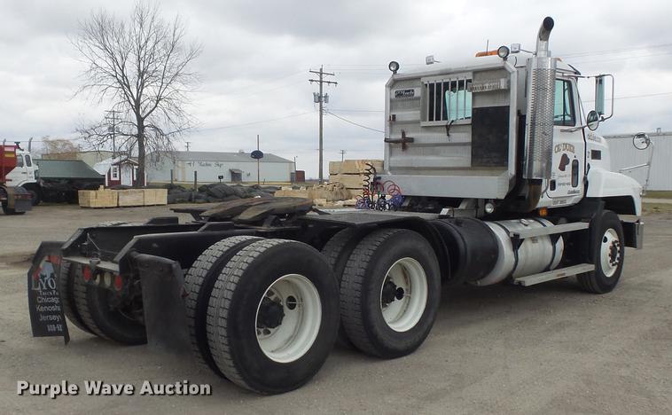 image for item DC7491 1998 Mack CH613 semi truck