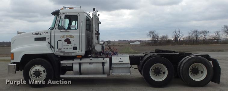 image for item DC7491 1998 Mack CH613 semi truck