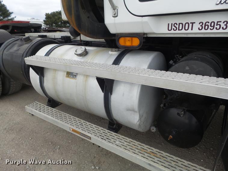 image for item DC7491 1998 Mack CH613 semi truck