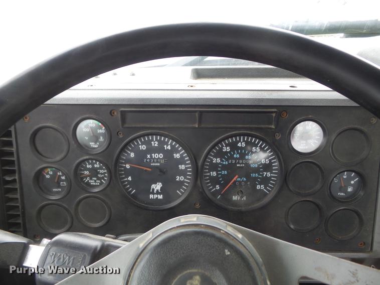 image for item DC7491 1998 Mack CH613 semi truck