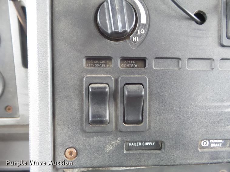 image for item DC7491 1998 Mack CH613 semi truck