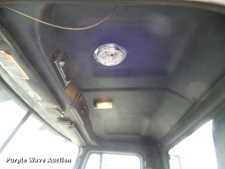 image for item DC7491 1998 Mack CH613 semi truck