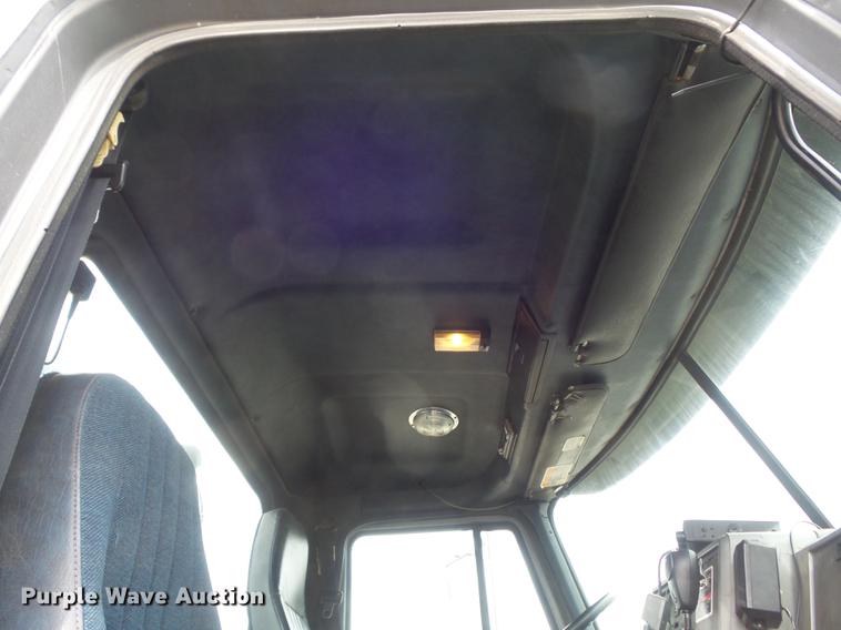 image for item DC7491 1998 Mack CH613 semi truck