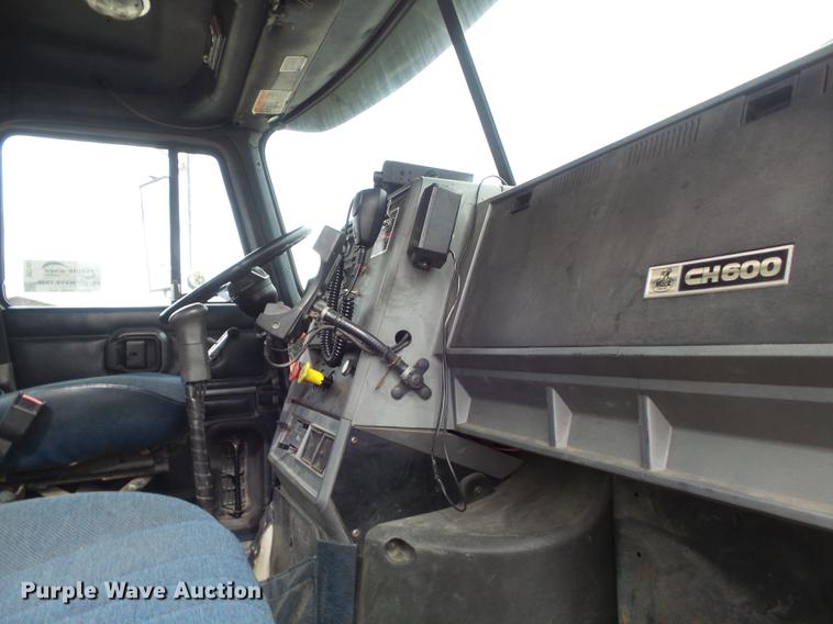 image for item DC7491 1998 Mack CH613 semi truck