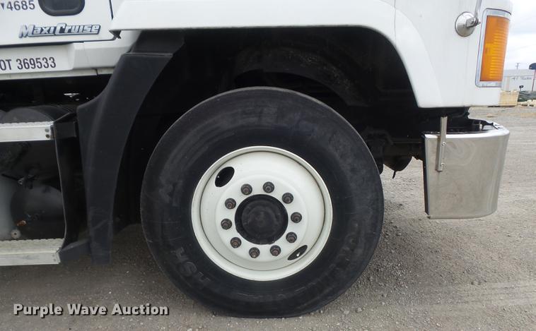 image for item DC7491 1998 Mack CH613 semi truck