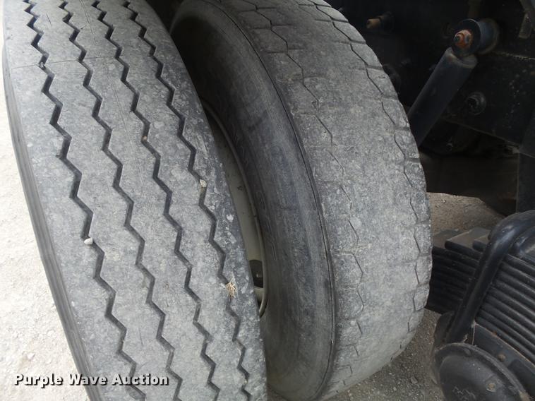 image for item DC7491 1998 Mack CH613 semi truck