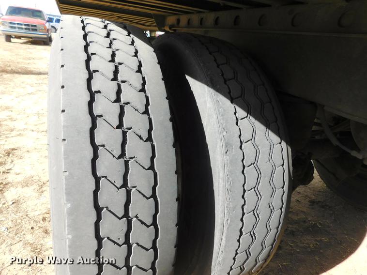 image for item DC8492 2000 Great Dane 7811TZ-1A refrigerated van trailer