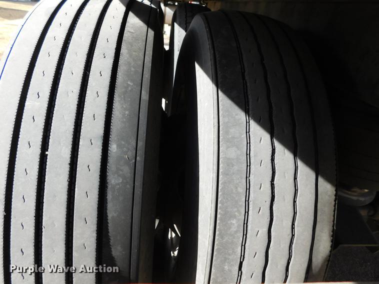 image for item DC8492 2000 Great Dane 7811TZ-1A refrigerated van trailer