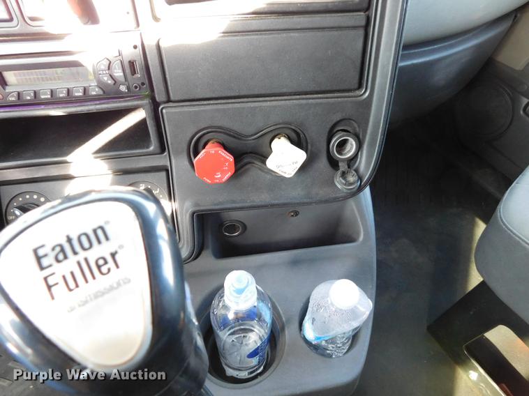 image for item DC8493 2012 International ProStar Plus semi truck