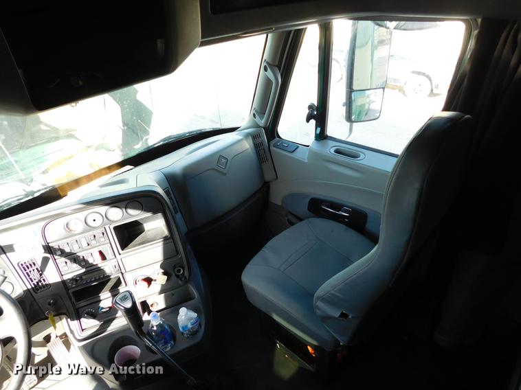 image for item DC8493 2012 International ProStar Plus semi truck