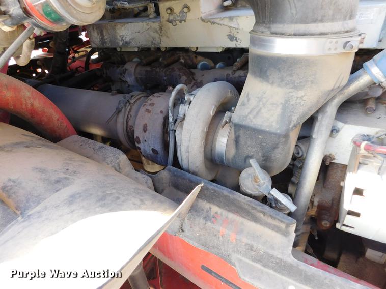 image for item DC8494 1999 Volvo VN semi truck