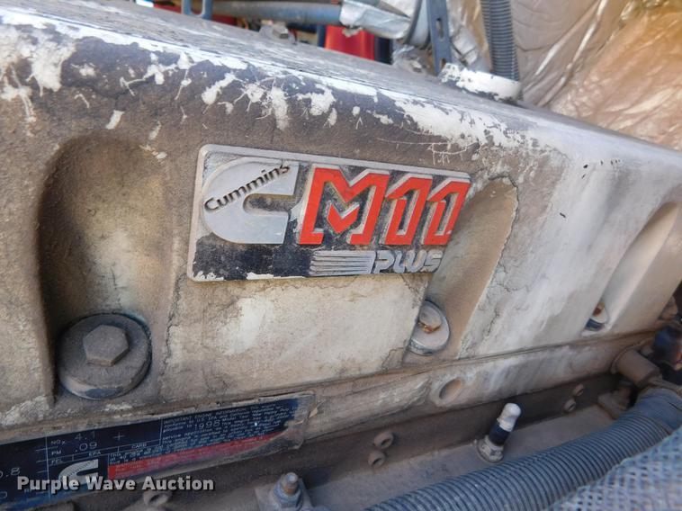 image for item DC8494 1999 Volvo VN semi truck