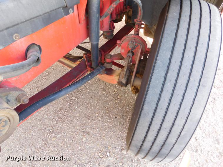 image for item DC8494 1999 Volvo VN semi truck