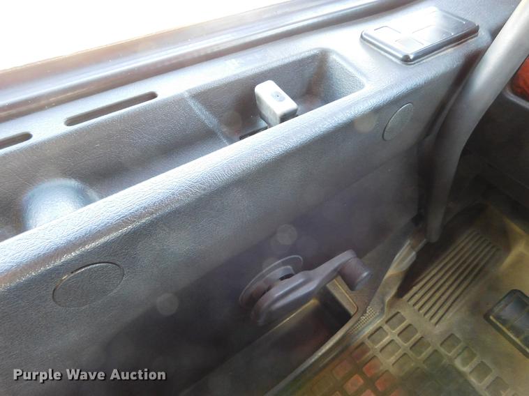 image for item DC8494 1999 Volvo VN semi truck