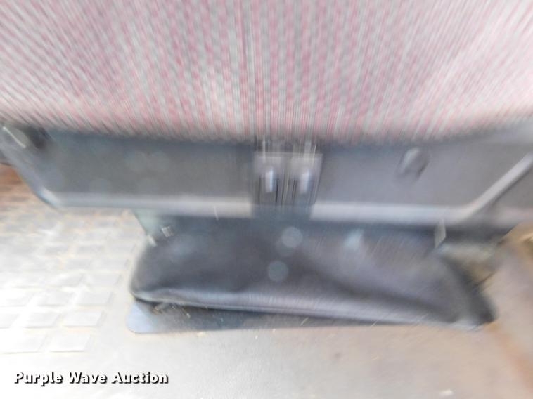 image for item DC8494 1999 Volvo VN semi truck