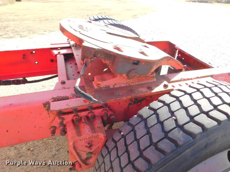 image for item DC8494 1999 Volvo VN semi truck