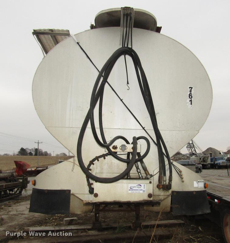 image for item DD2965 1998 Ledwell bulk feed trailer