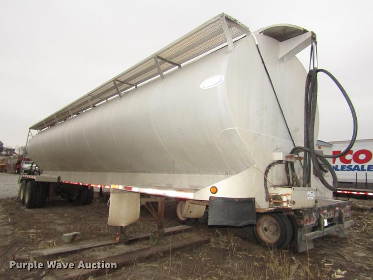 image for item DD2965 1998 Ledwell bulk feed trailer