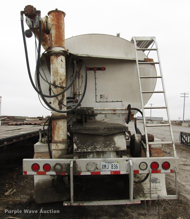 image for item DD2965 1998 Ledwell bulk feed trailer