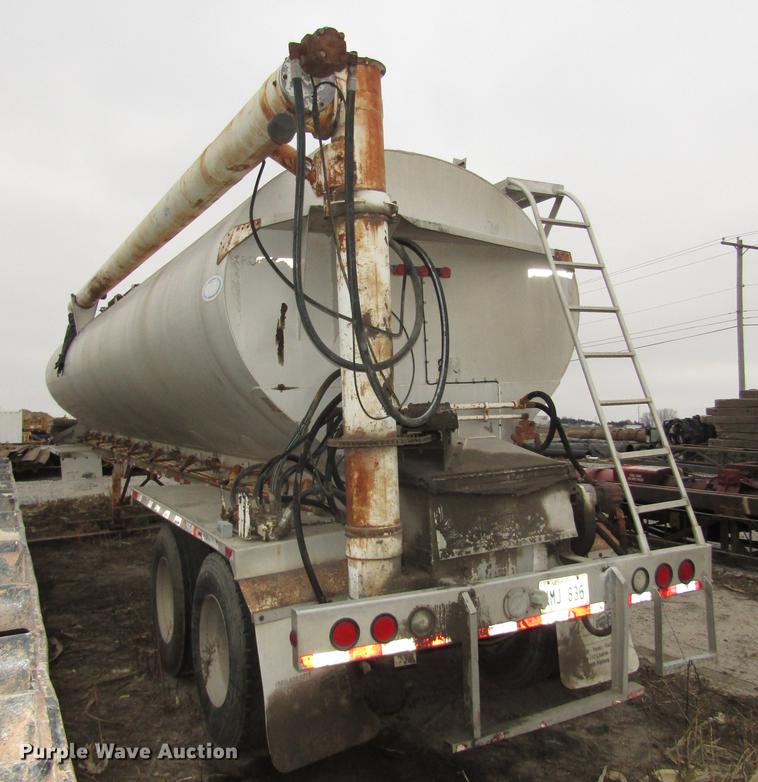 image for item DD2965 1998 Ledwell bulk feed trailer