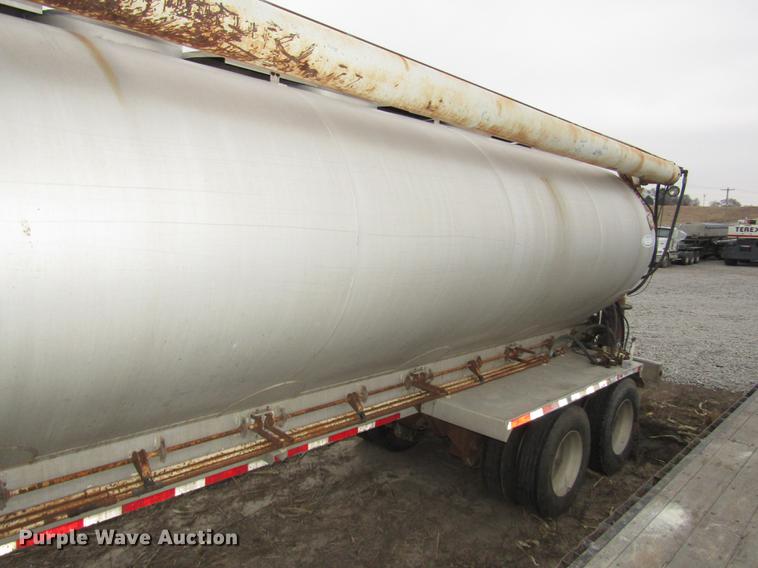 image for item DD2965 1998 Ledwell bulk feed trailer