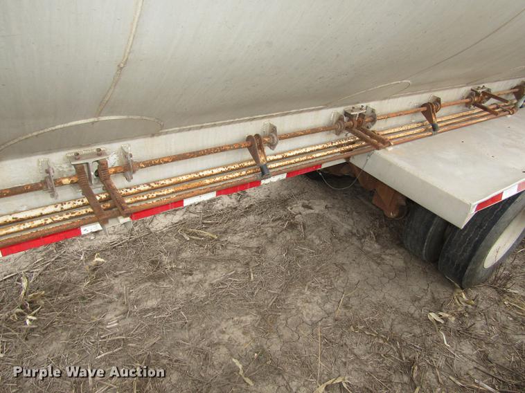 image for item DD2965 1998 Ledwell bulk feed trailer