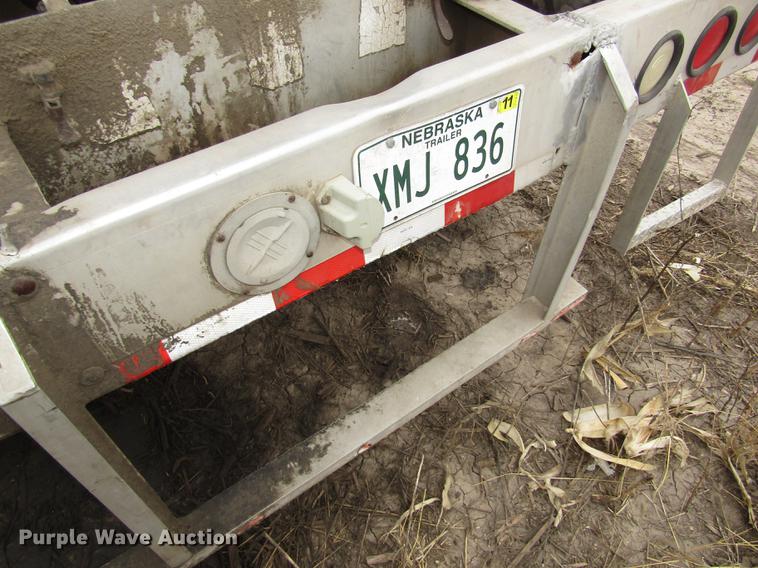 image for item DD2965 1998 Ledwell bulk feed trailer