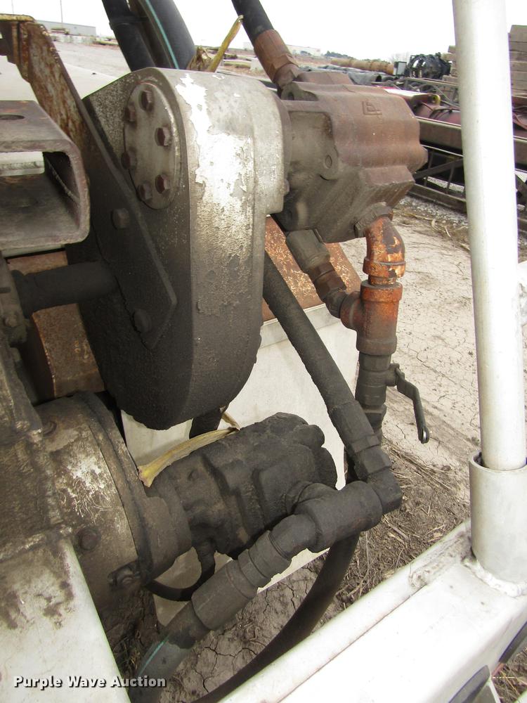 image for item DD2965 1998 Ledwell bulk feed trailer