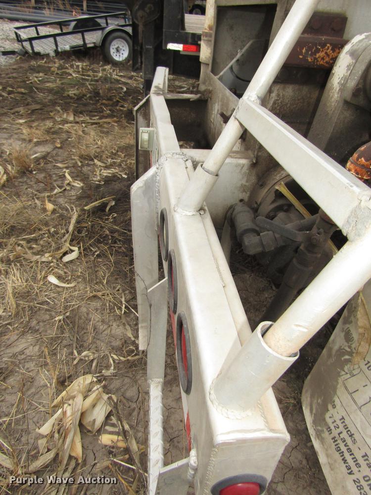 image for item DD2965 1998 Ledwell bulk feed trailer