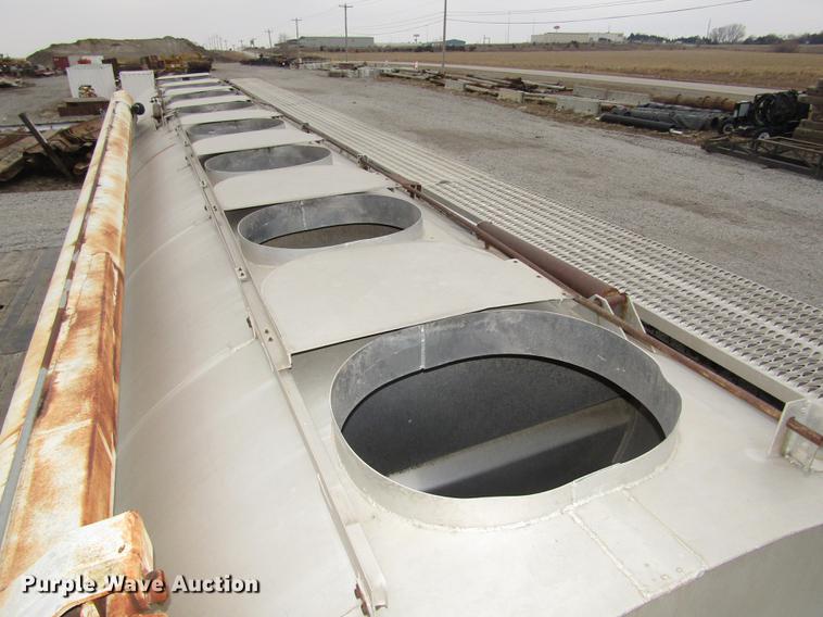 image for item DD2965 1998 Ledwell bulk feed trailer