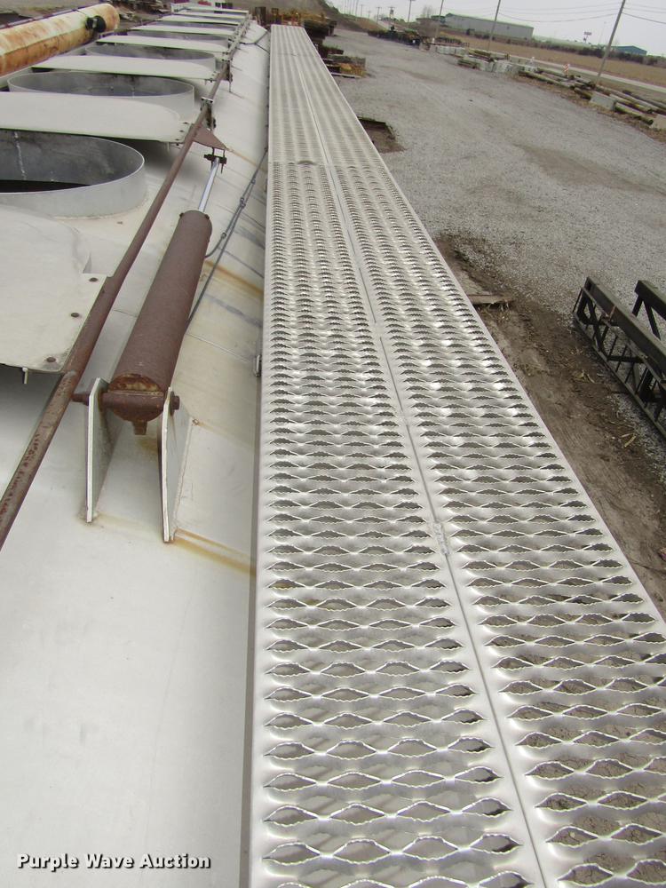 image for item DD2965 1998 Ledwell bulk feed trailer