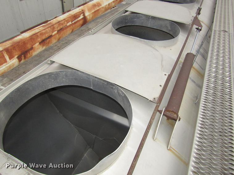 image for item DD2965 1998 Ledwell bulk feed trailer