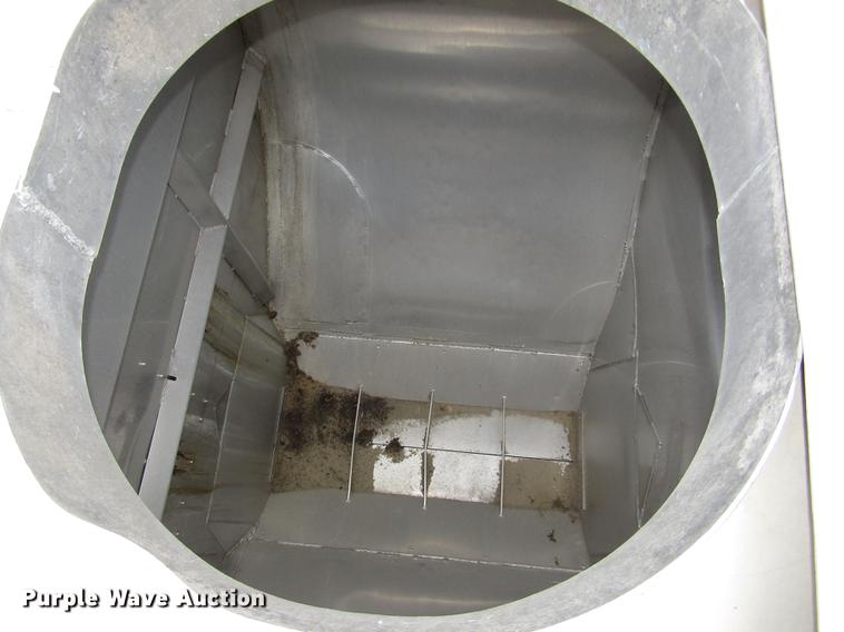 image for item DD2965 1998 Ledwell bulk feed trailer