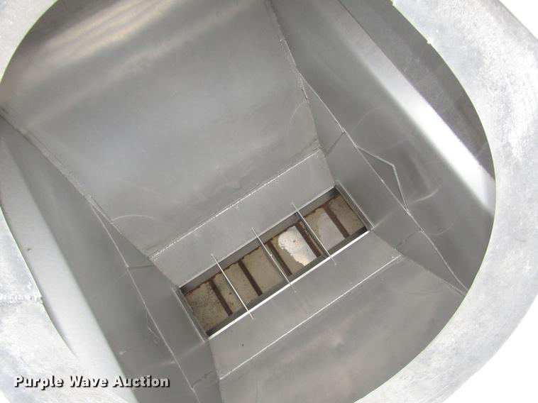 image for item DD2965 1998 Ledwell bulk feed trailer