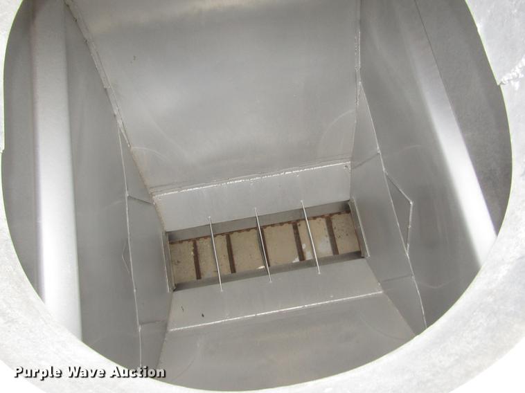 image for item DD2965 1998 Ledwell bulk feed trailer