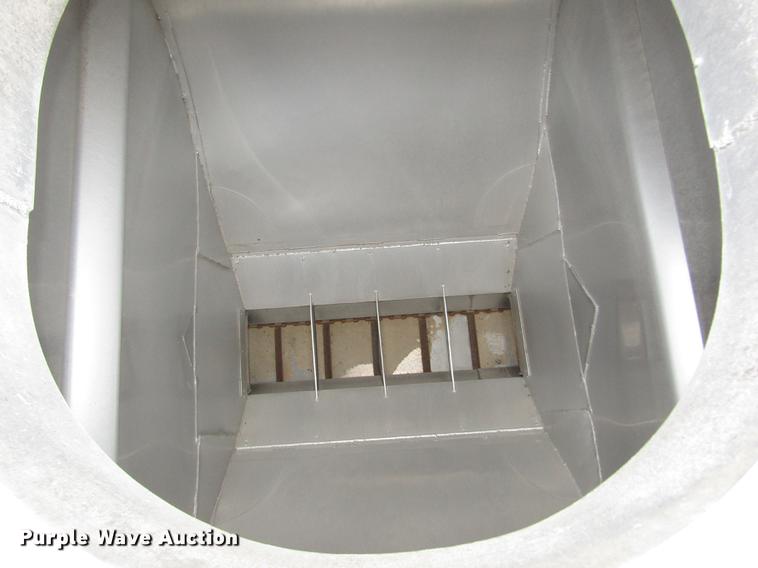 image for item DD2965 1998 Ledwell bulk feed trailer