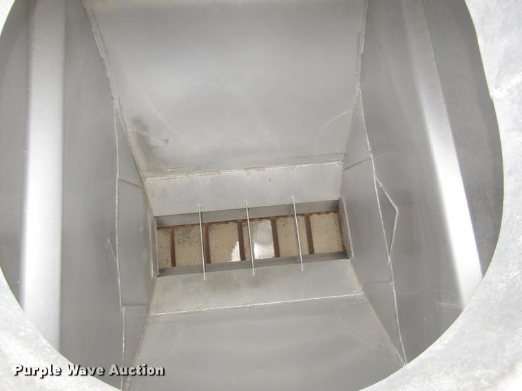 image for item DD2965 1998 Ledwell bulk feed trailer