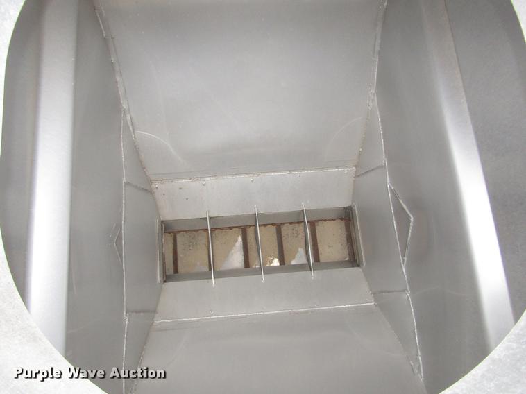 image for item DD2965 1998 Ledwell bulk feed trailer