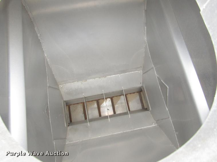 image for item DD2965 1998 Ledwell bulk feed trailer