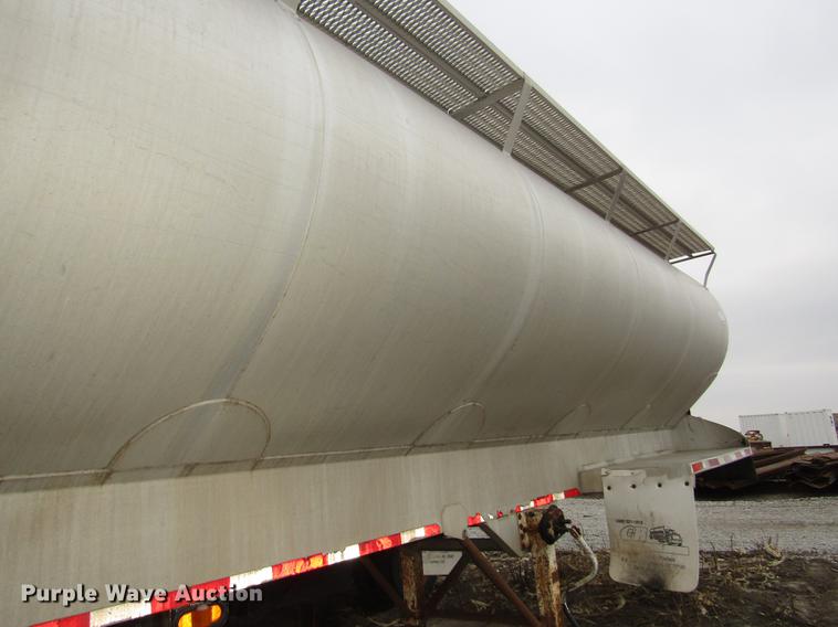 image for item DD2965 1998 Ledwell bulk feed trailer